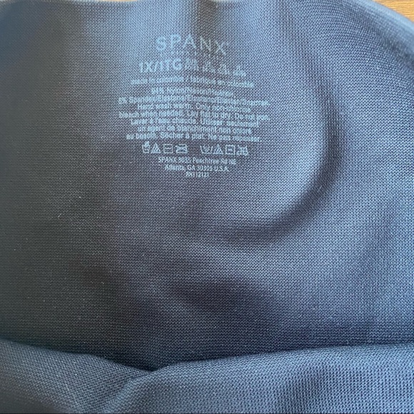 Spanx Plus Size 1X Seamless Side Zip Leggings Black NEW - Picture 4 of 4